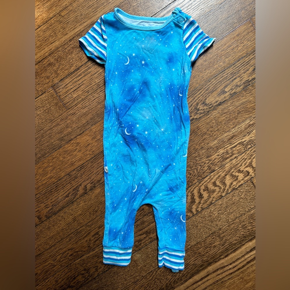 TWILIGHT STARS & MOON ROMPER WITH SIDE ZIPPER (6-12mps)